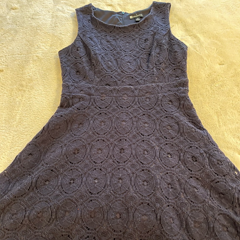 Valerie Bertinelli sleeveless navy blue dress
